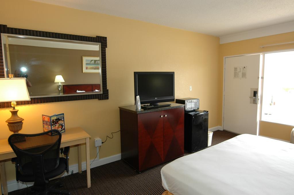 Ambassadors Inn & Suites Virginia Beach Exteriör bild